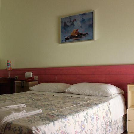 Albergo Al Castello Recoaro Terme Zimmer foto