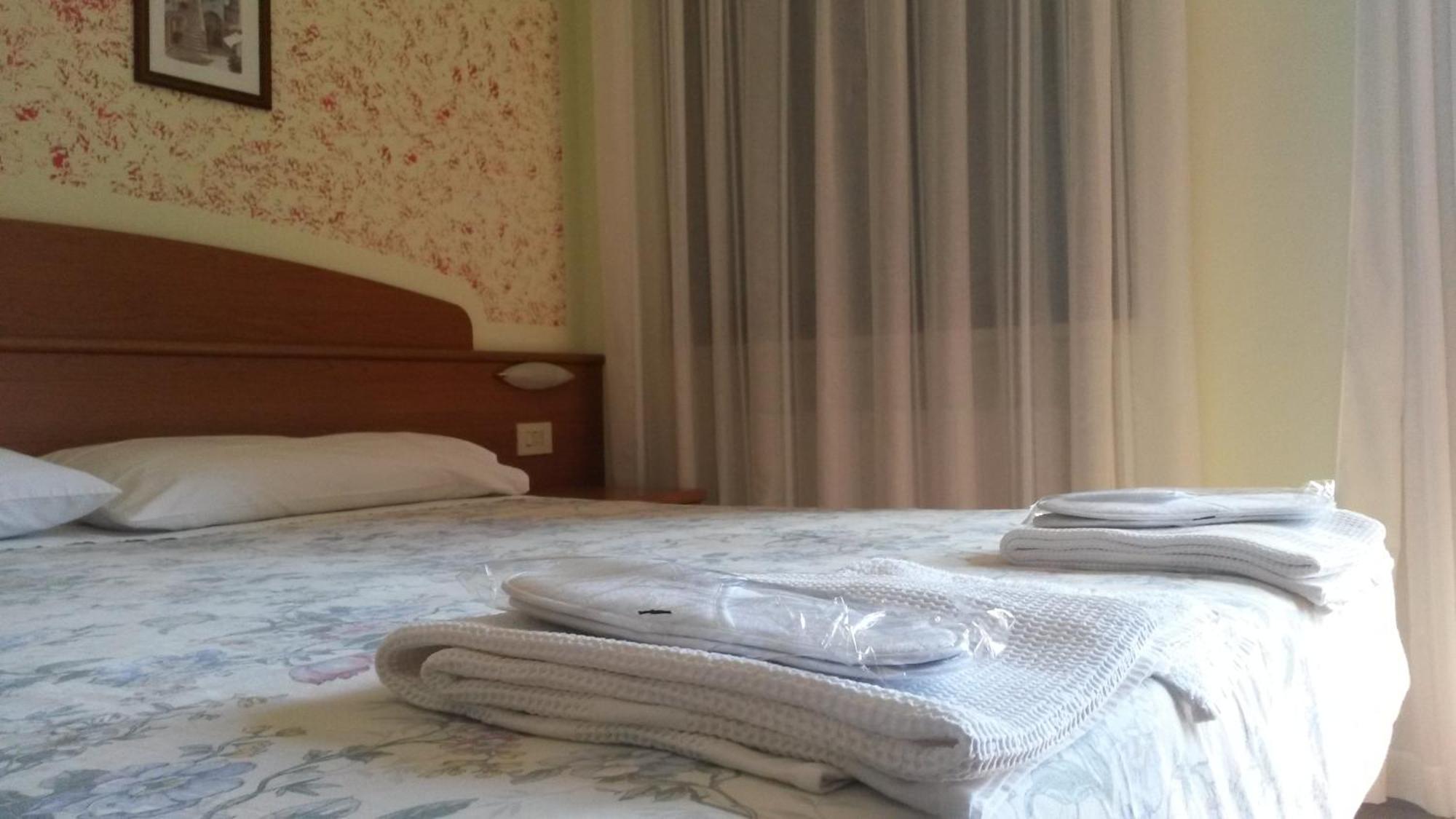 Albergo Al Castello Recoaro Terme Zimmer foto