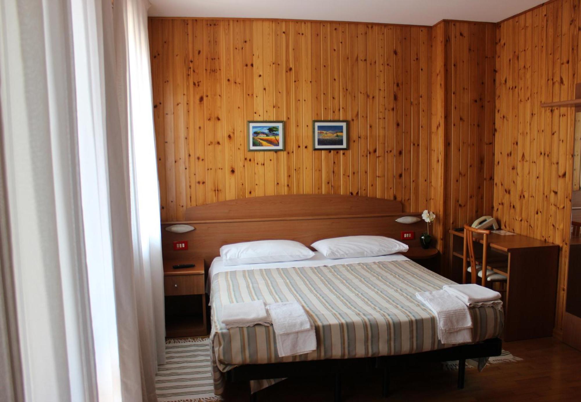 Albergo Al Castello Recoaro Terme Zimmer foto