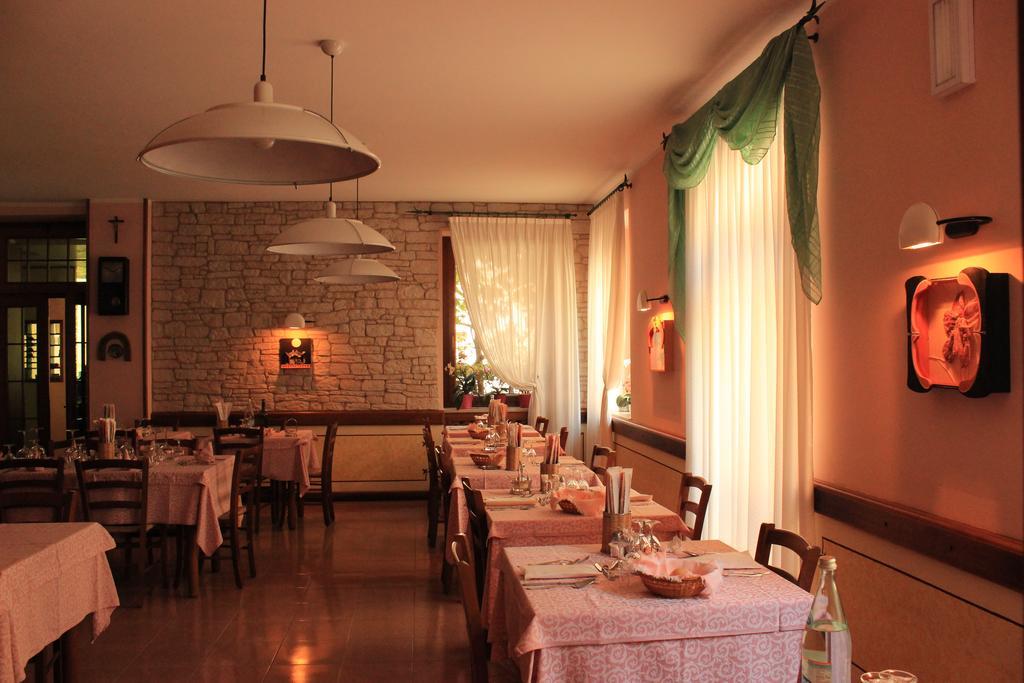 Albergo Al Castello Recoaro Terme Exterior foto