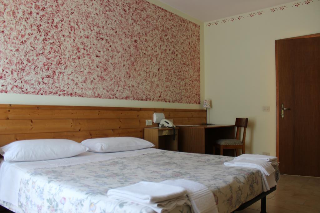 Albergo Al Castello Recoaro Terme Zimmer foto